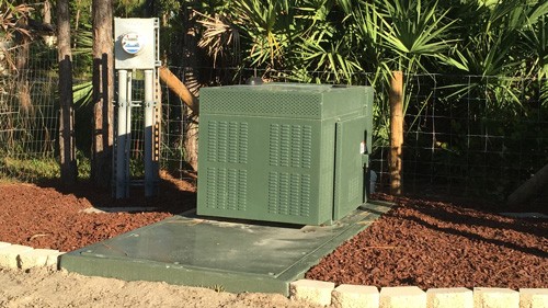 Small green community energy storage system container